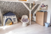 Schlafzimmer 2 - Charmantes Einfamilienhaus mit Geschichte, großem Garten und vielen Extras