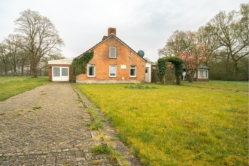 Freistehendes Wohnhaus mit Charme und 1,4 ha Land – Handwerkerobjekt in Alleinlage!, 26810 Westoverledingen, Einfamilienhaus
