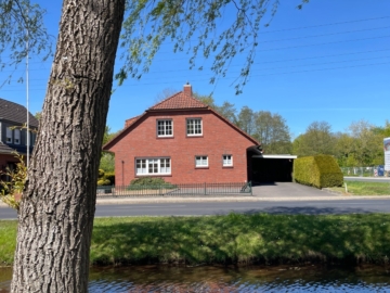 Exklusive Kanallage in Papenburg – Großzügiges Familienhaus mit besonderem Potenzial, 26871 Papenburg, Einfamilienhaus