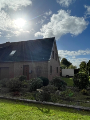 Schön geschnittene Wohnung mit Garten und überdachter Terrasse, 26817 Rhauderfehn, Doppelhaushälfte